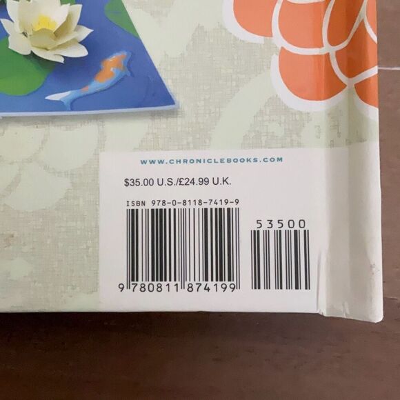 Paper Blossoms Coffee Table Pop Up Book - Picture 8 of 8